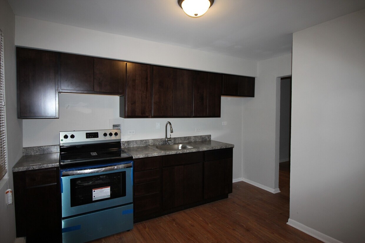 Foto principal - 1642 W Morse Ave