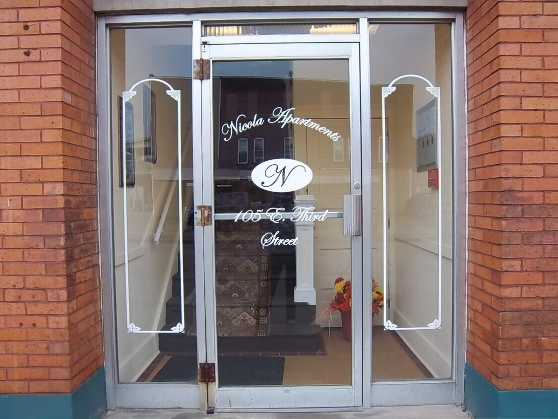 105 E 3rd St Unit 3, Uhrichsville, OH 44683 Apartments in Uhrichsville, OH