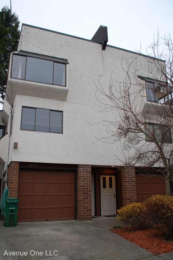 Foto principal - 3627 Francis Ave N