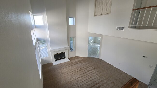 Building Photo - 603 Twin Peaks Ave