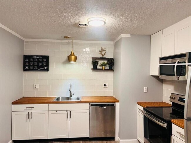 Foto del edificio - 2524 Drayton Dr