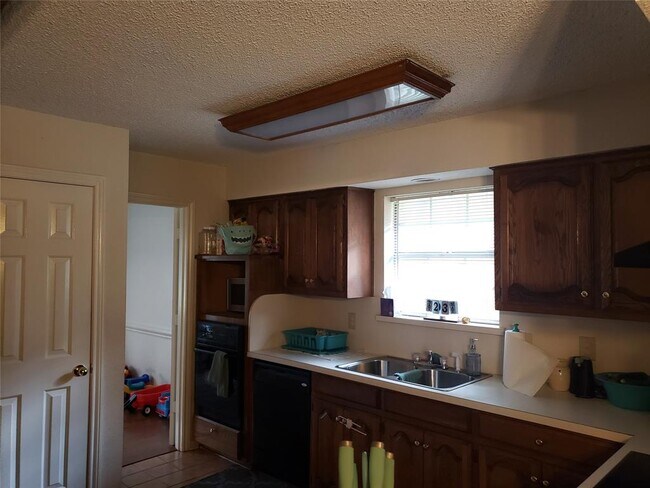 Foto del edificio - 630 Rickey Canyon Ave