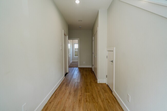 Foto del edificio - 615 Northew St