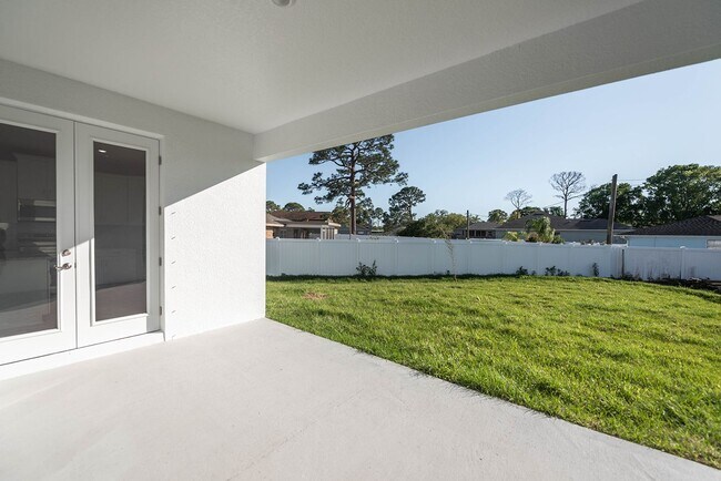Foto del edificio - Peaceful and Private setting new construct...
