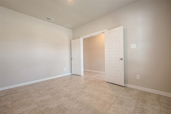 Foto del edificio - 8523 Lake Groove Ln