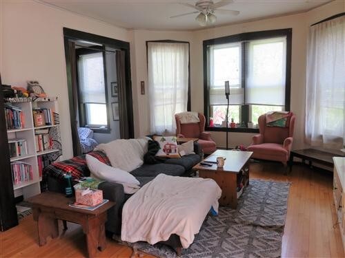 Foto principal - 2021 W Shakespeare Ave