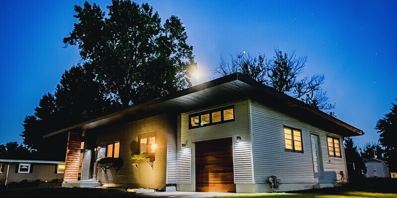 Primary Photo - 3275 E Cedar Street