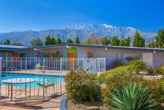 Building Photo - 1830 E Racquet Club Rd