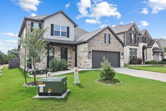 Building Photo - 4 Bedroom/3 bath home Southglen Subdivision