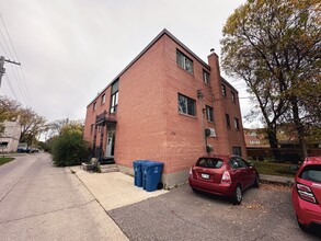 Building Photo - 424 Rue Aulneau