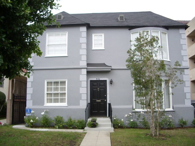 Building Photo - 840 N Alfred St