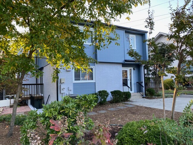 Building Photo - 1200 N Stafford St
