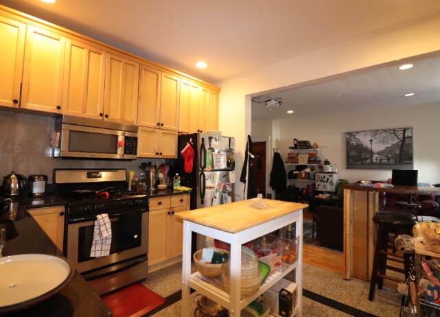 Foto del edificio - 69 Babcock St