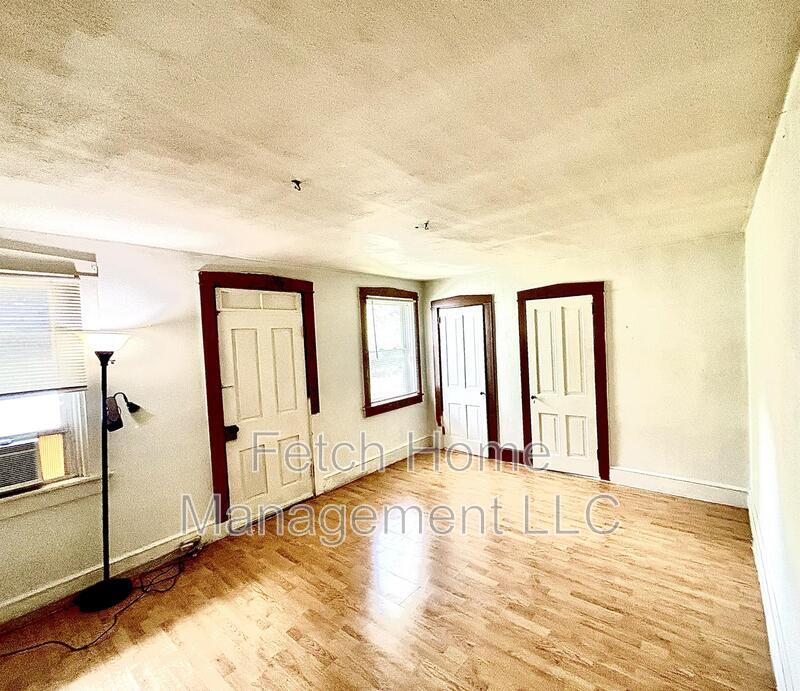 Building Photo - 405 E Orange St