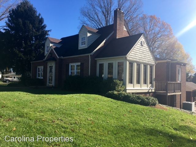 Foto principal - 3 br, 2.5 bath House - 342 Forest Hills Dr