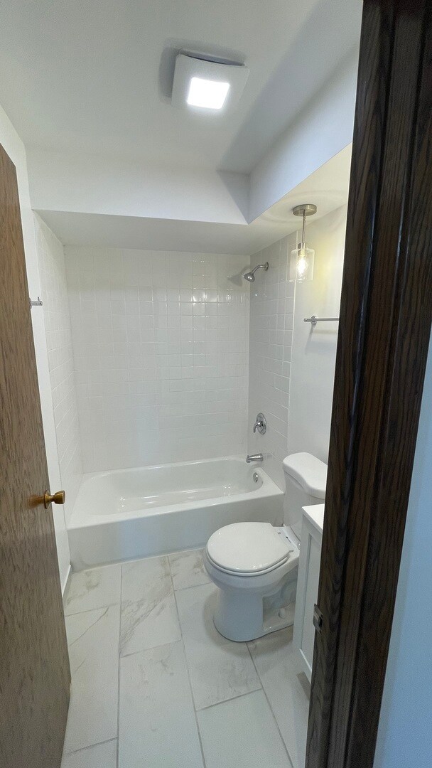 Foto del edificio - 4532 Maple Ave