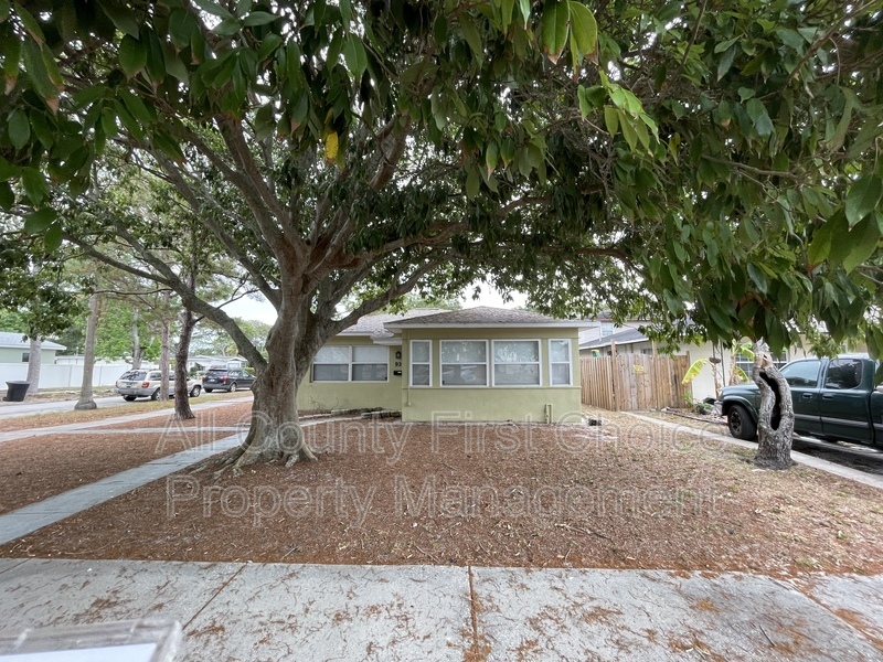 Primary Photo - 939 45th St N