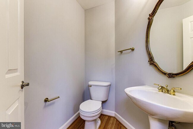 Foto del edificio - 953 Harrison Cir