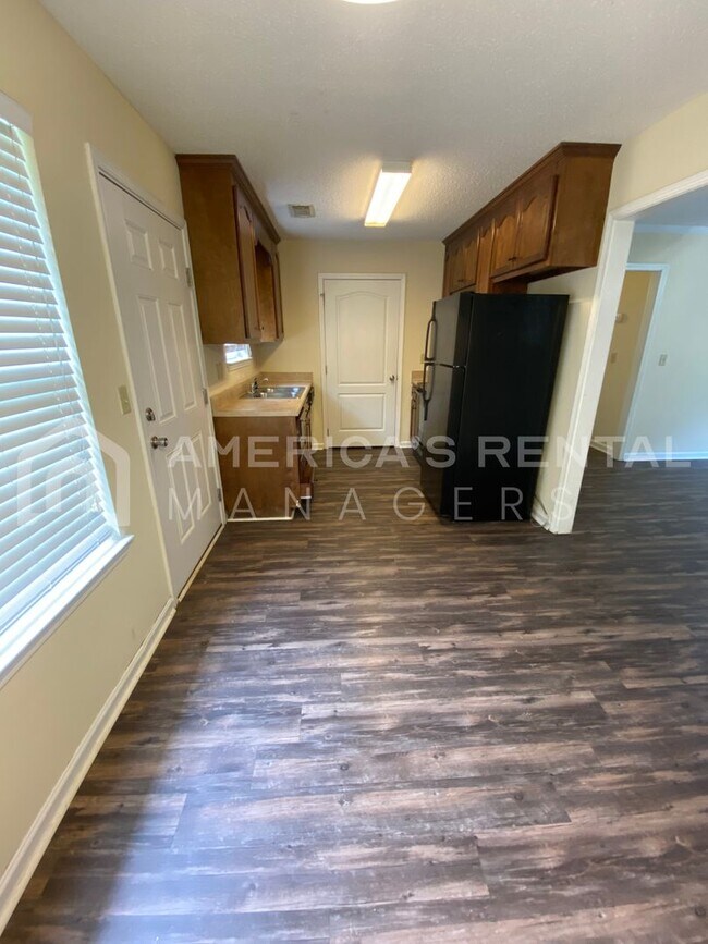 Foto del edificio - Home Available For Rent in Elrod!$250 GIFT...