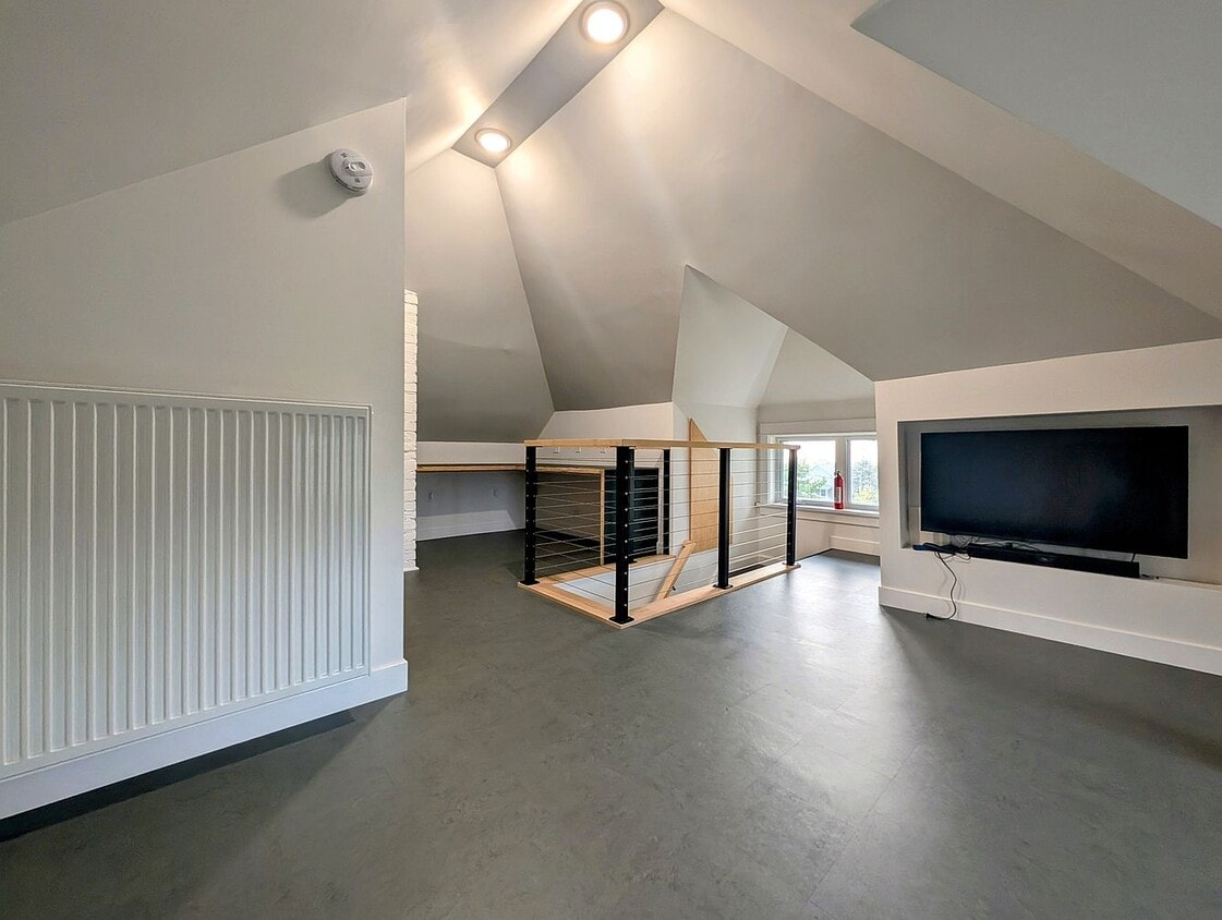 Photo - 7 Simonton St (South Portland, ME)