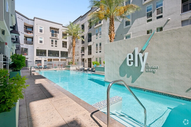 Pool - Ely on Fremont
