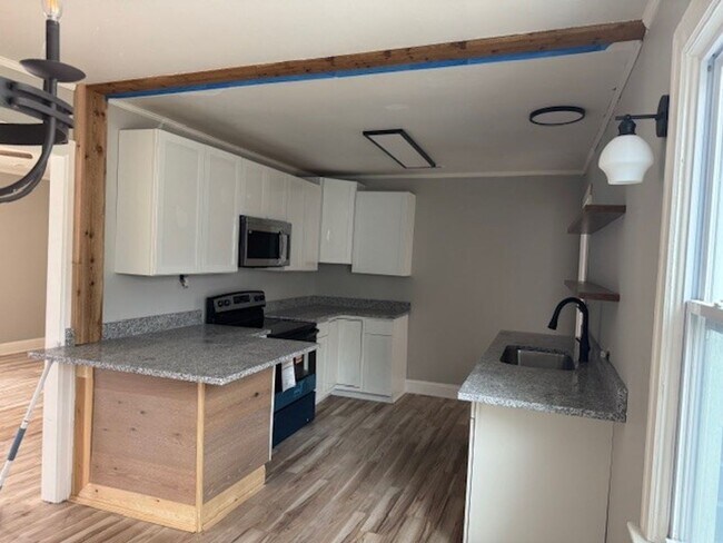 Foto del edificio - newly renovated 2 bedroom 1 bath home