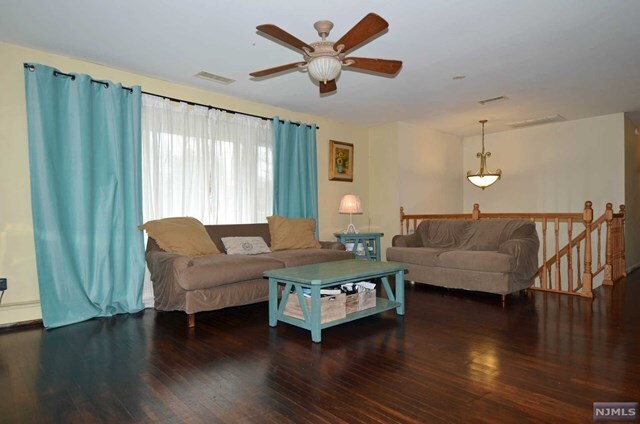 Foto del edificio - 356 E Allendale Ave