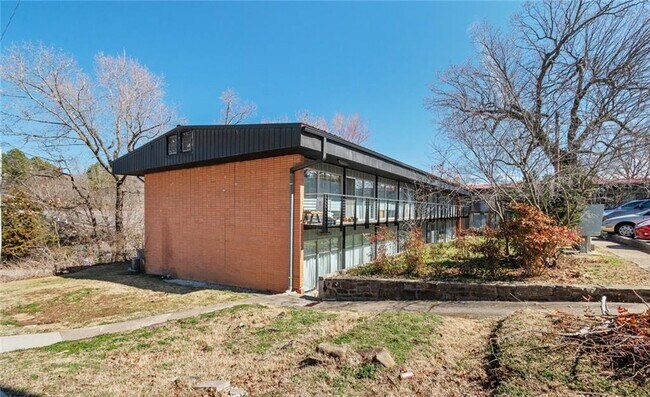 Foto del edificio - 12 Hill Ave
