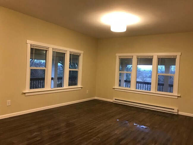 Foto del edificio - 2528 N Regal St