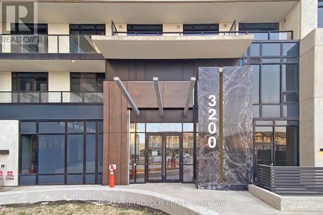 Photo du bâtiment - 3200 William Coltson Ave