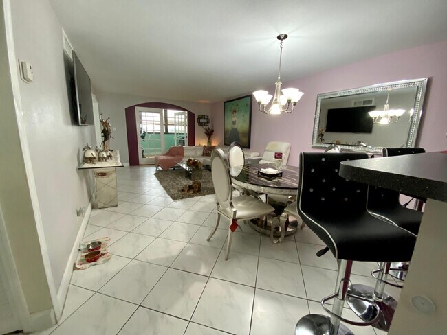 Foto del edificio - 6190 Woodlands Blvd