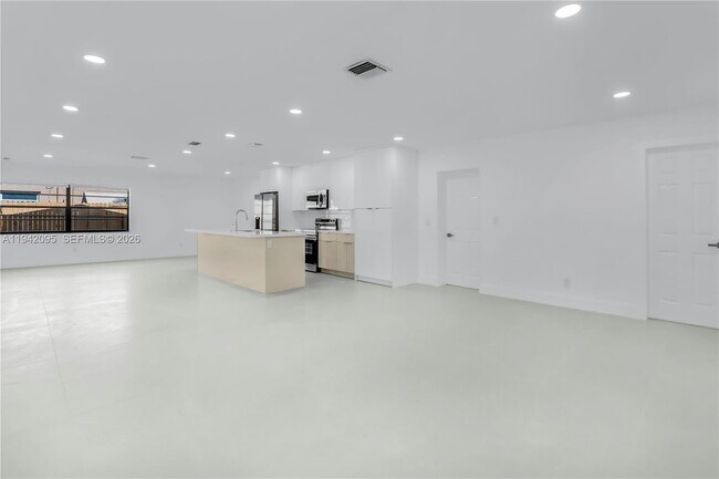 Foto del edificio - 2270 NW 32nd Terrace