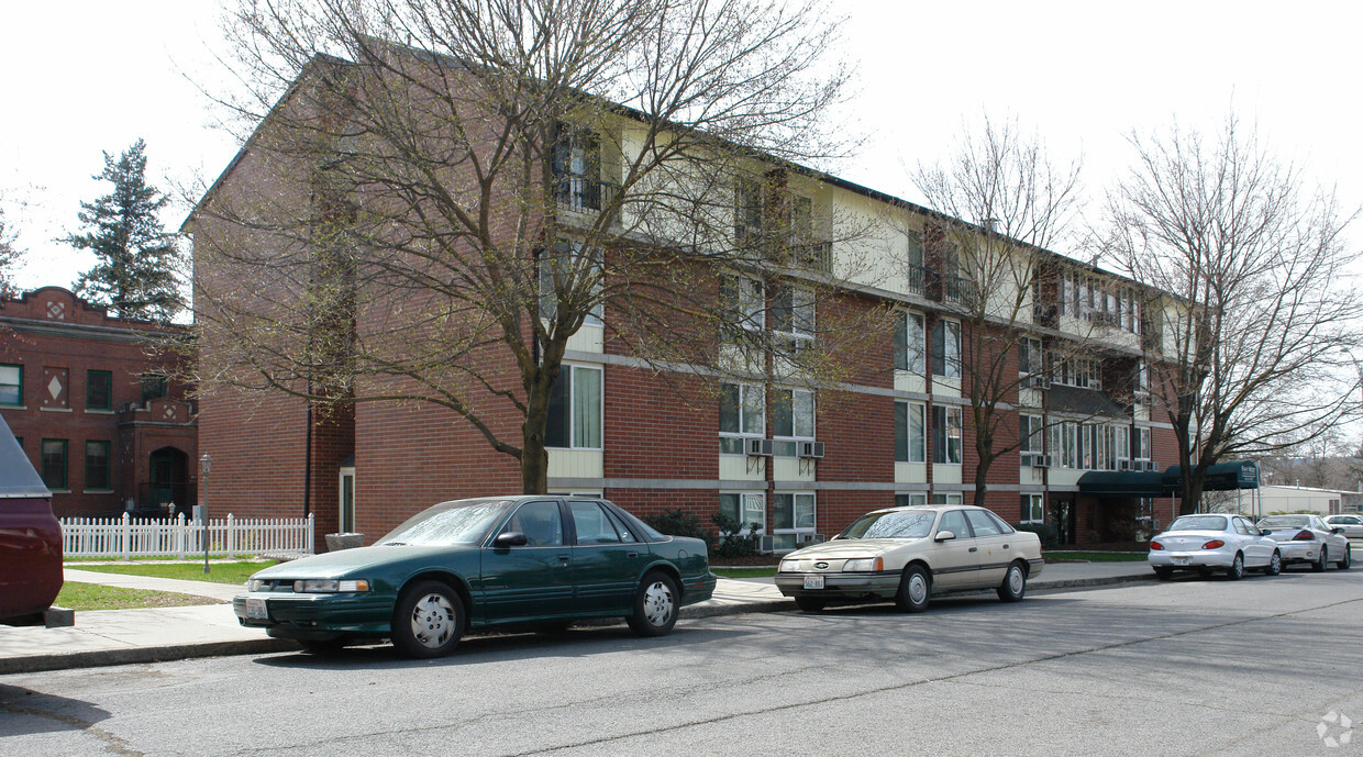 Primary Photo - Fahy West Apartments