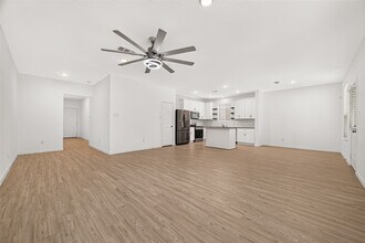 Building Photo - 24500 Canyon Strata Ln