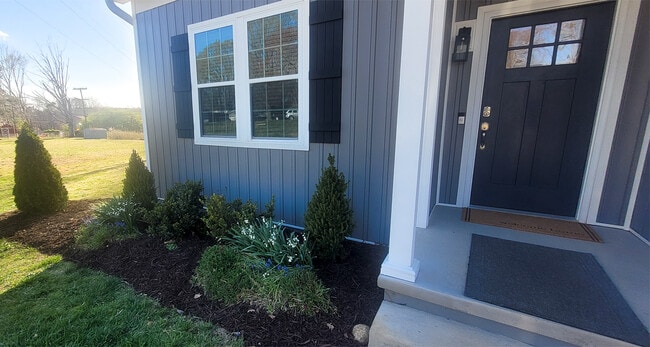 Building Photo - 1123 Fieldstone Rd
