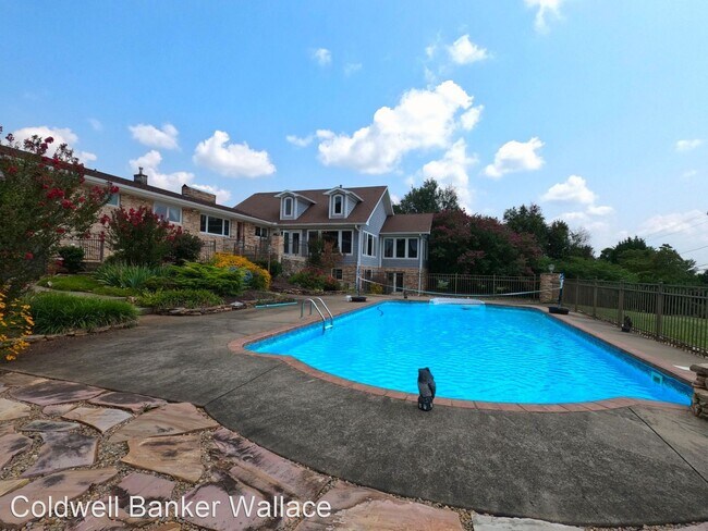 Building Photo - 5 br, 5.5 bath House - 1900 E. Westwood Drive
