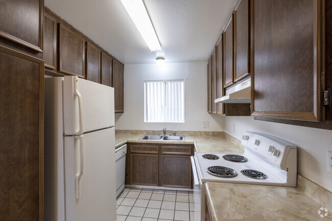 1 BR, 1 BA - 615 SF - Ashwood Apartments