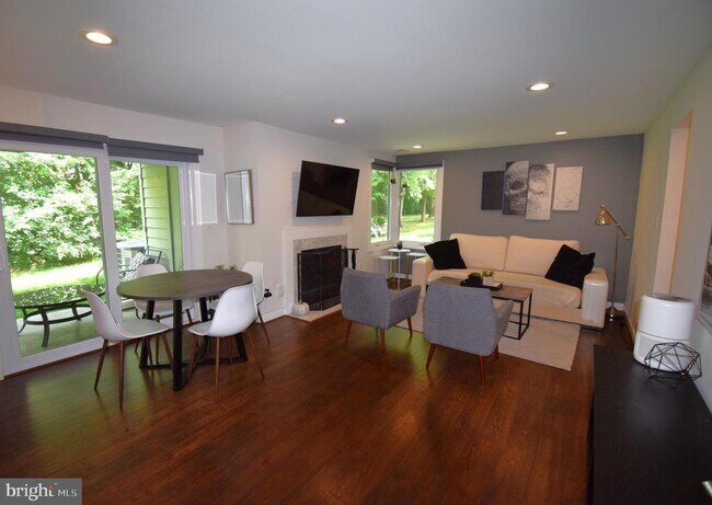 Foto del edificio - 11725 Summerchase Cir