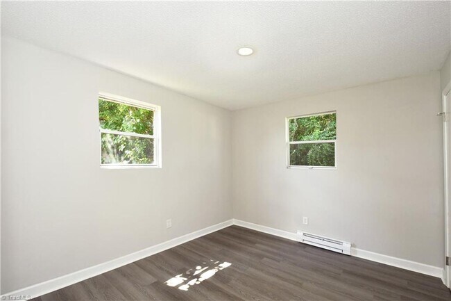 Foto del edificio - Van Buren Duplex-Zee Realty