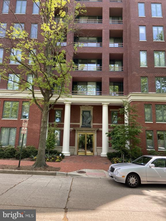 Building Photo - 955 26th St NW