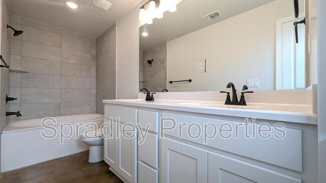 Foto del edificio - 1007B Sparrow CV