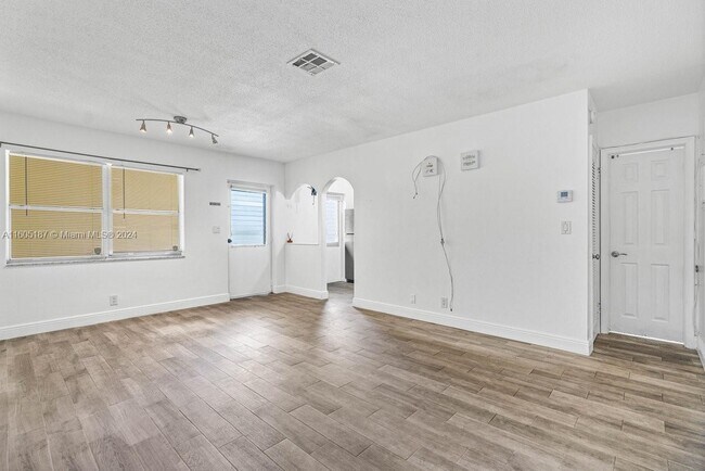 Foto del edificio - 260 NW 19th St