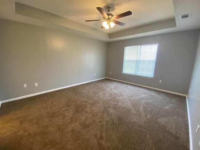 Foto del edificio - 3928 Laurelbrook Dr