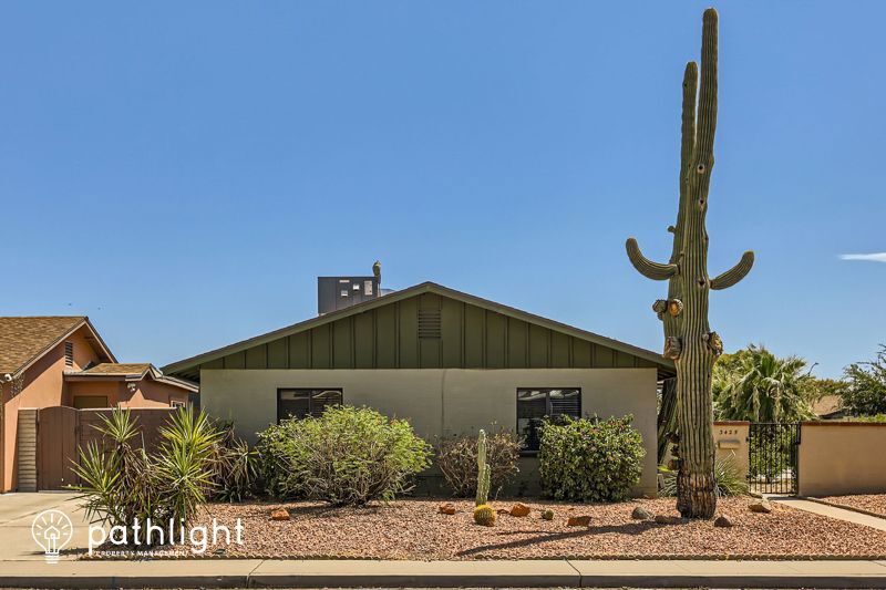 Primary Photo - 3425 W Country Gables Dr