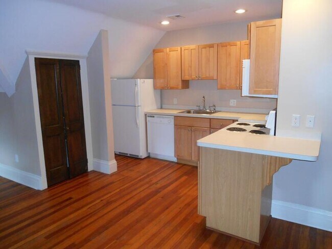 Building Photo - 50 Getzville Rd