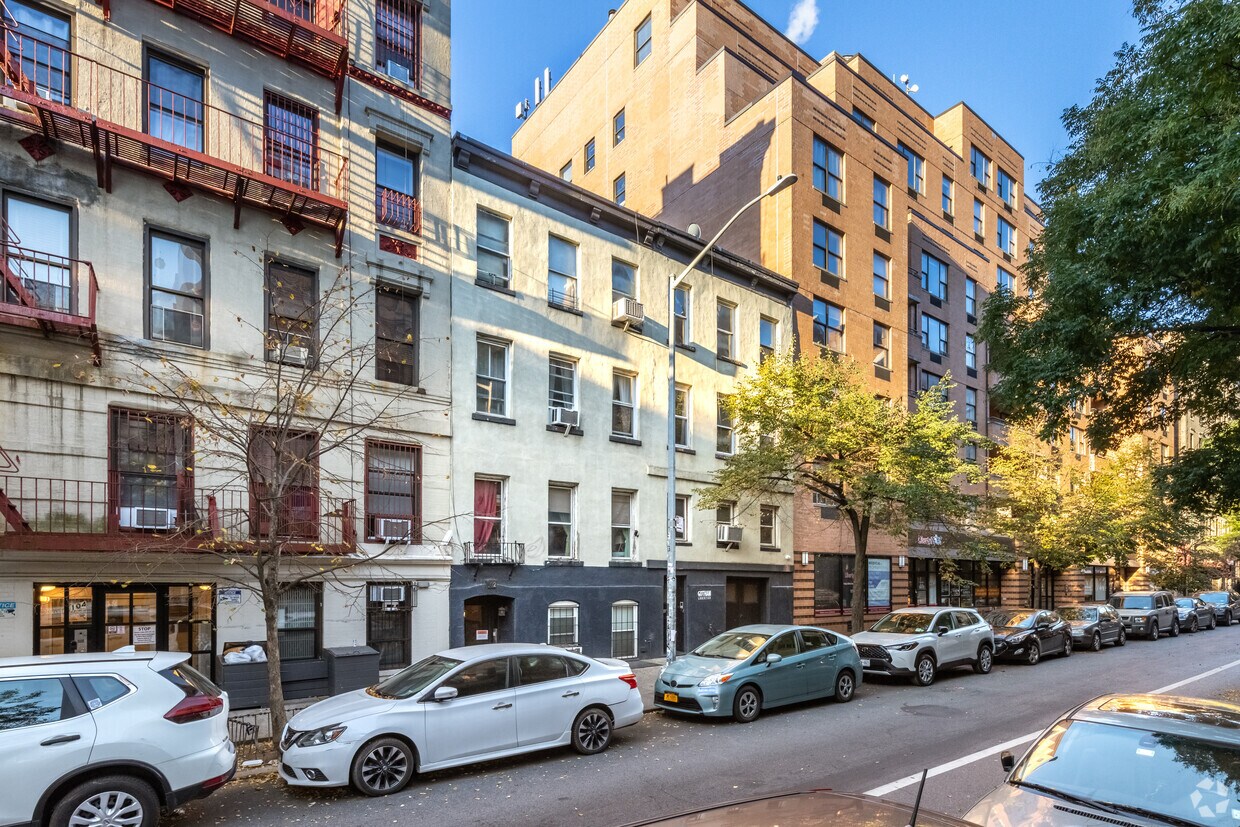 Primary Photo - 100-102 E 4th St