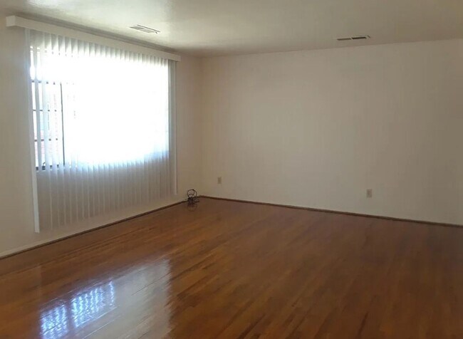 Foto del edificio - Louisiana Blvd SE-845