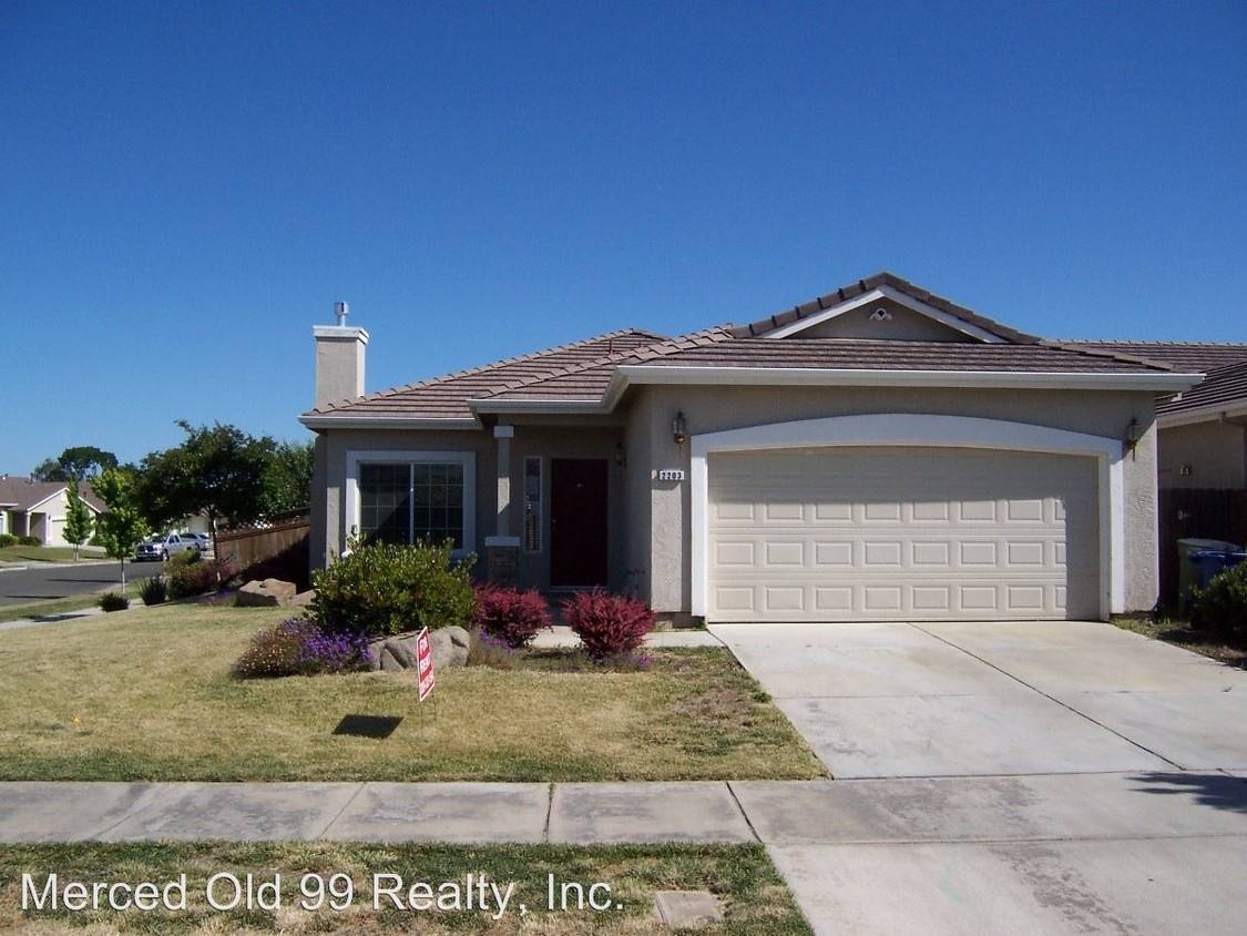Foto principal - 3 br, 2 bath House - 2203 Dinky Creek Dr