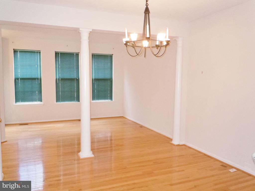 Primary Photo - 15465 Port Washington Ct