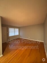 Building Photo - 5003 Columbus Dr